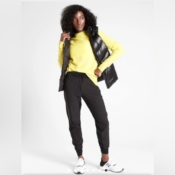 Athleta Headlands Hybrid Trek Jogger - Picture 2 of 10